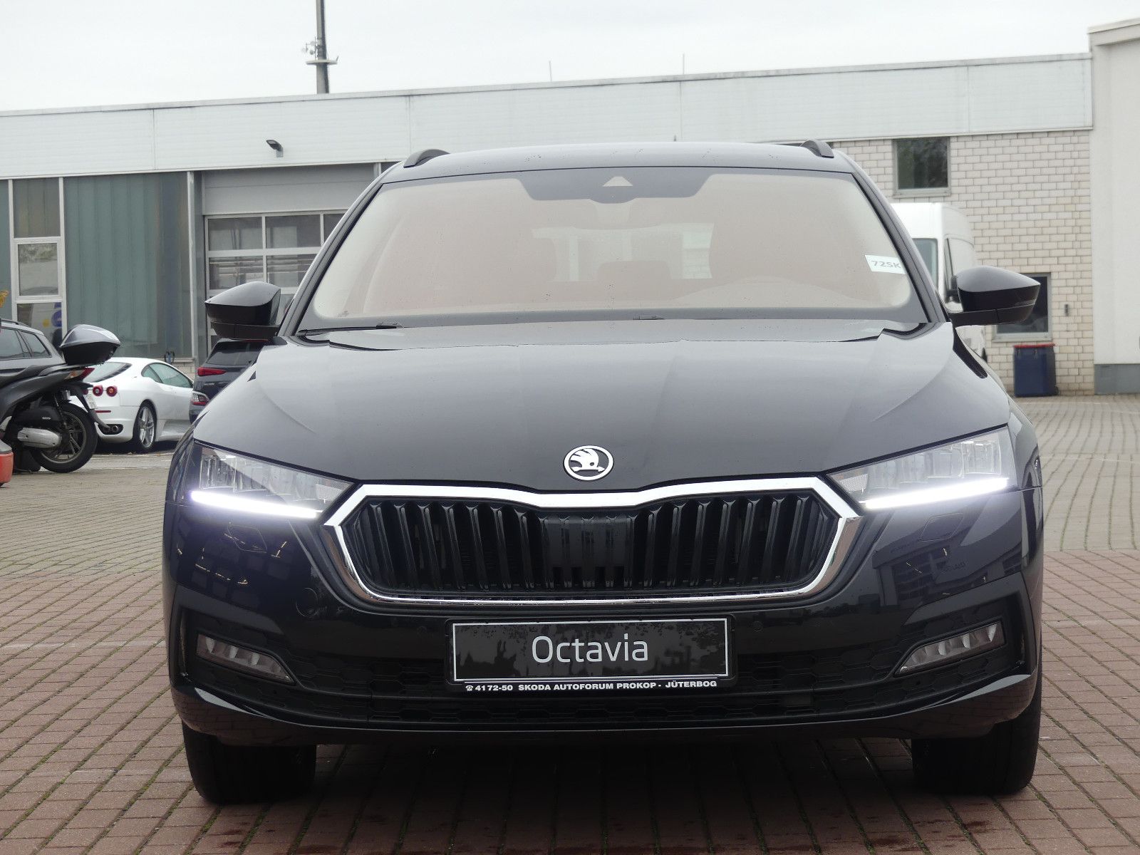 Fahrzeugabbildung SKODA Octavia Combi 2.0 TDI CLEVER *NAVI*ACC*KESSY*BT*