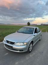 Opel Vectra B 1.6 Edition 100 Garagenfahrzeug - Opel Vectra: B V6