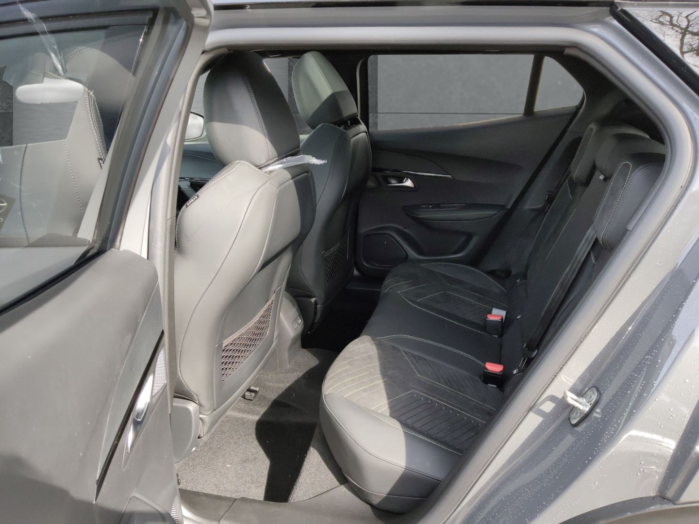 Peugeot 2008 - Bild 9