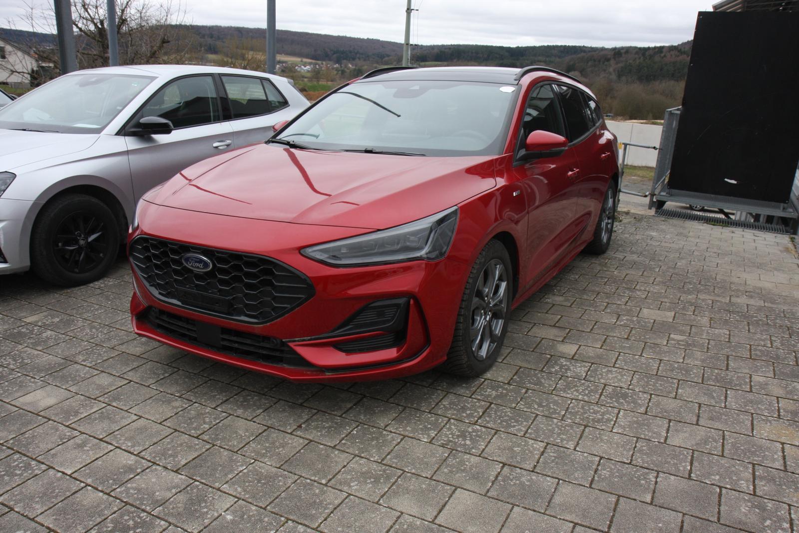 Ford Focus ST-Line X Autom-AHK-HeadUp-WP-Navi-ACC