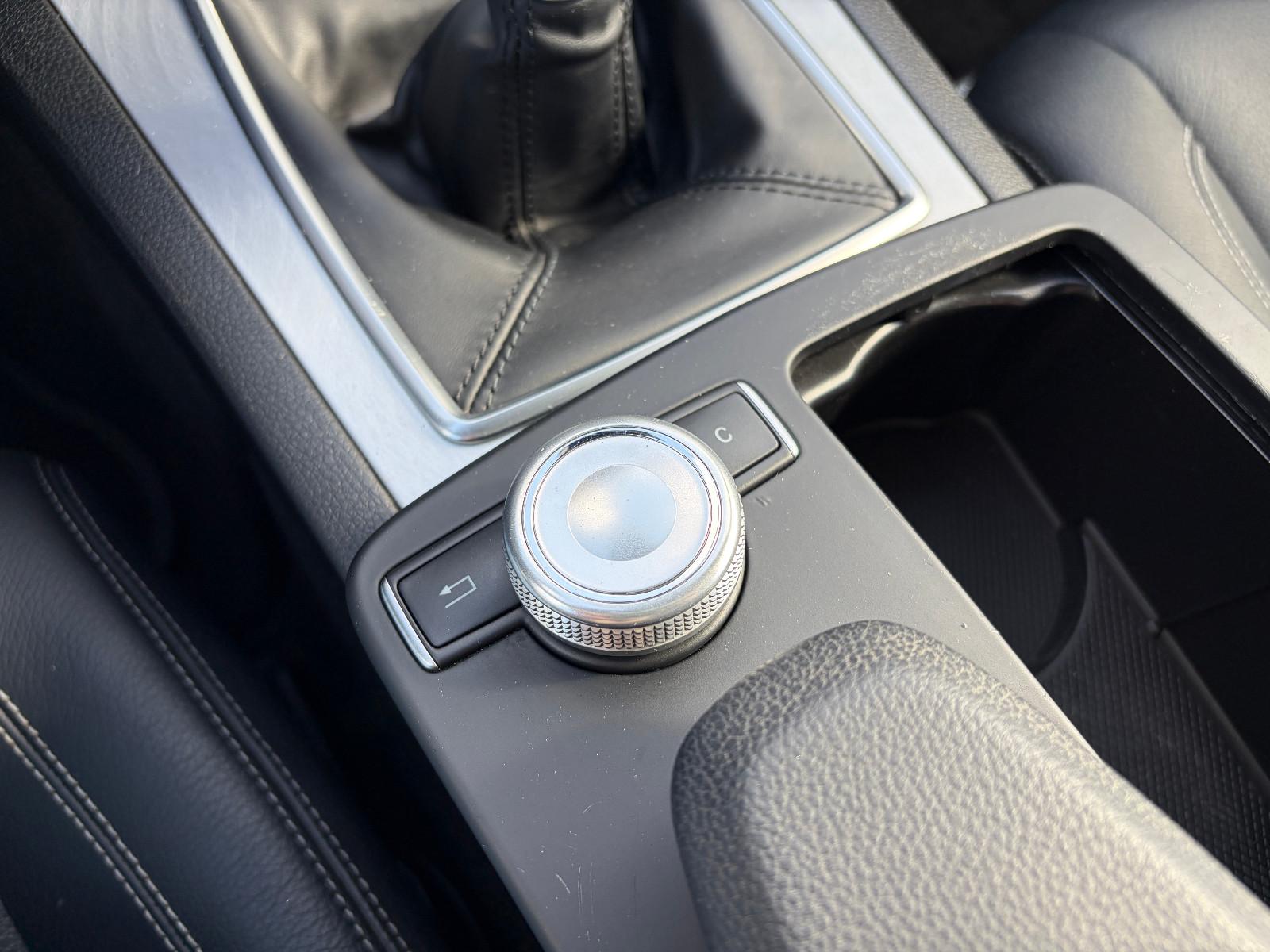 Mercedes-Benz E 200 CGI Cabrio Avantgarde Navi Leder Airscarf