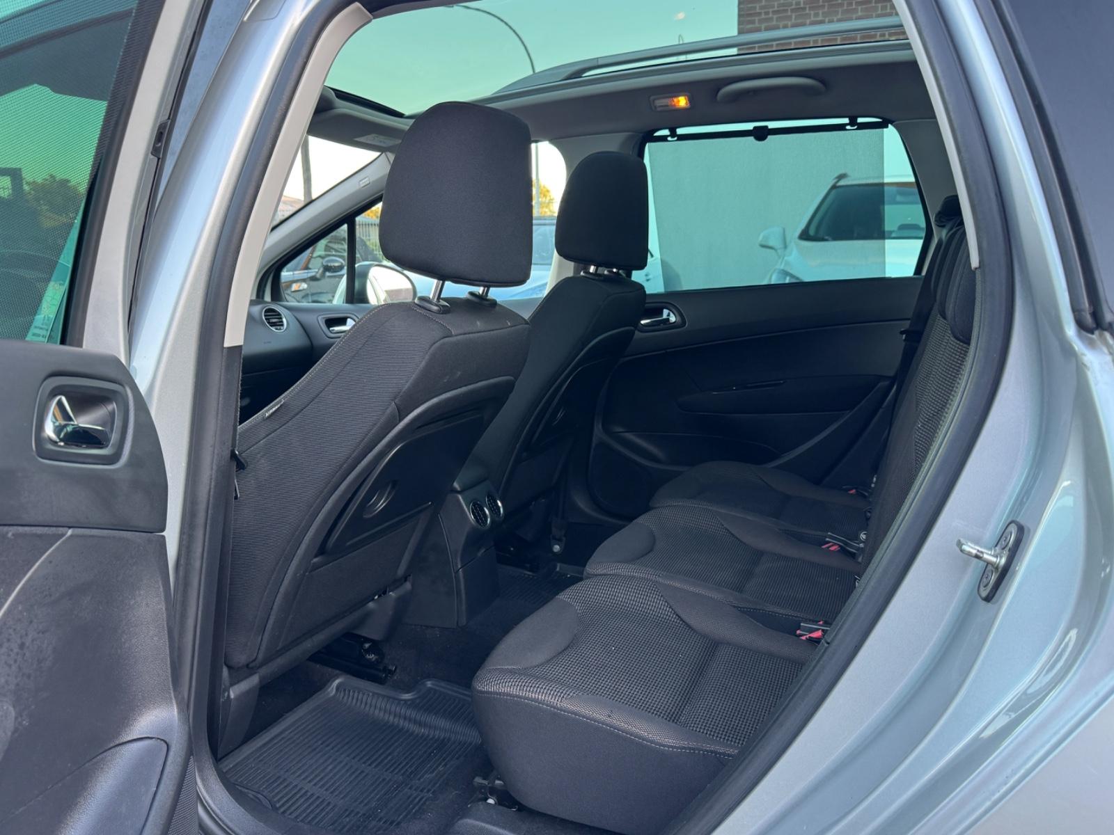 Peugeot 308 2014 — photo 9