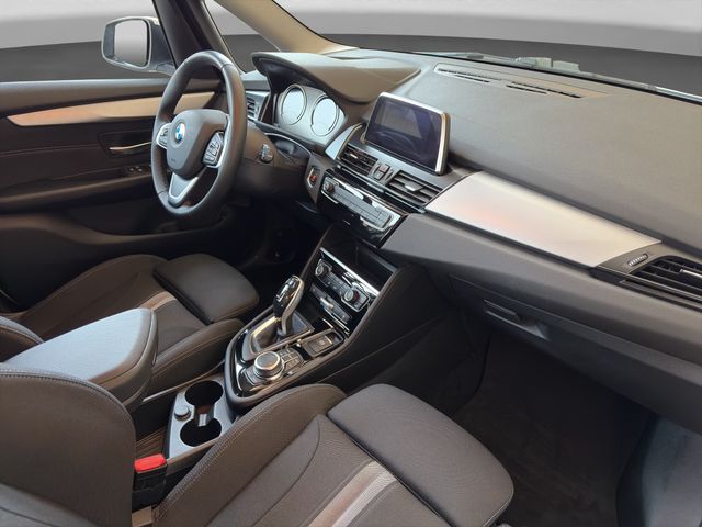 Fahrzeugabbildung BMW 218d Gran Tourer LED+Navi+Kamera+Sportsitze+DAB