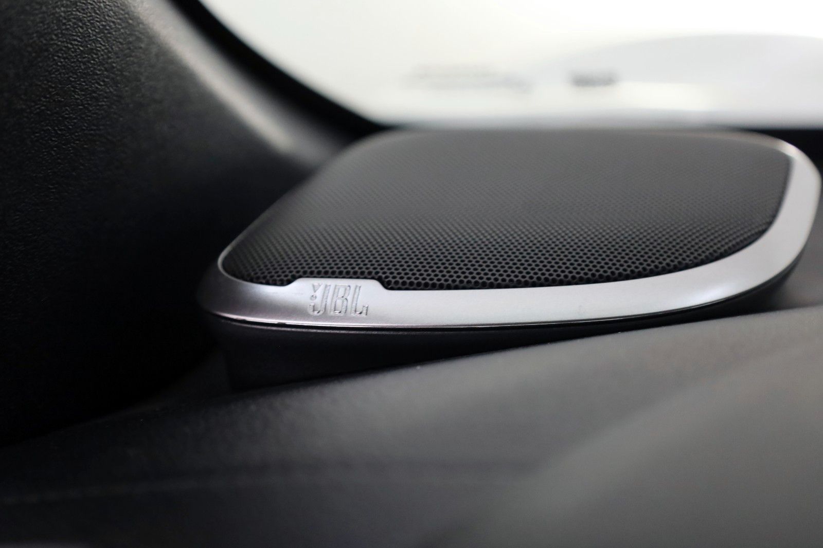 Fahrzeugabbildung Toyota Hilux 2.8 D-4D GR Sport,Alcantara,ACC,Rollo, AHK