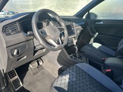 Fahrzeugabbildung Volkswagen Tiguan 1.5 TSI DSG R-Line LED NAVI KAMERA ACC