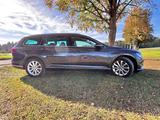 Volkswagen Passat Variant 2.0 TDI Highline, Zahnriehmen NEU - VW Passat Variant von privat