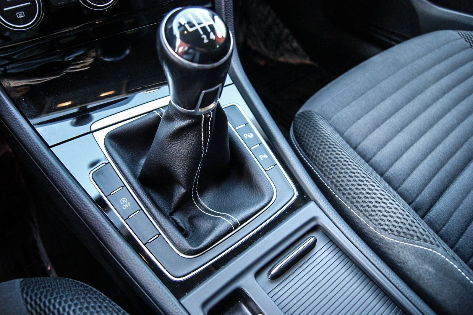 Fahrzeugabbildung Volkswagen Golf 7 Variant 12TSI CUP BMT PARKLENKASSISTENT
