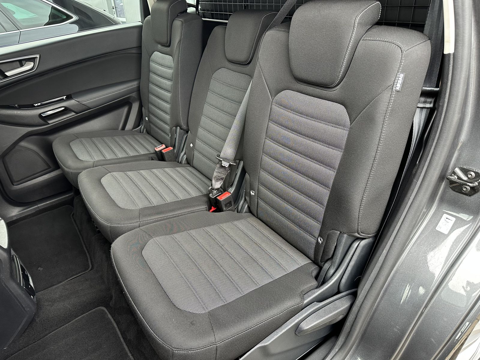 Fahrzeugabbildung Ford S-MAX 2.0 EB Aut. Titanium NAV+LED+AHK+ACC+VCOCK