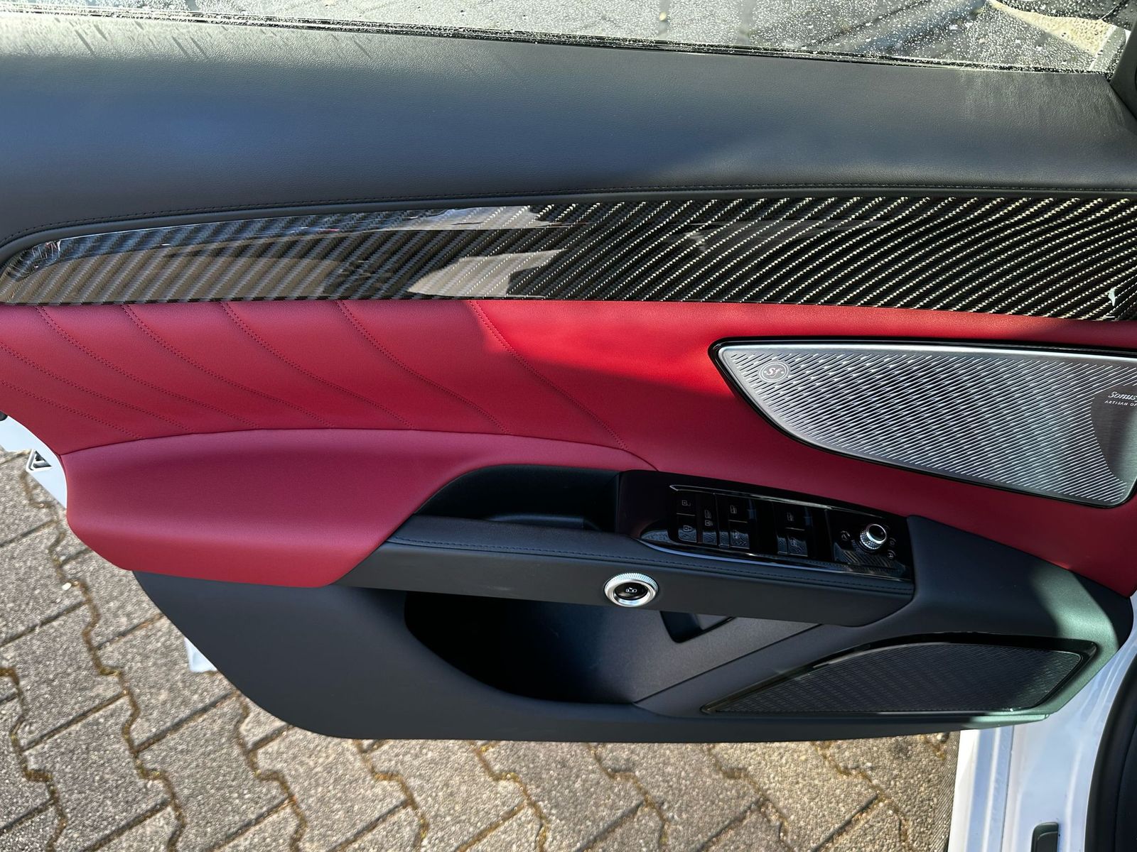 Fahrzeugabbildung Maserati Grecale Trofeo 3.0 V6 4WD PANO+CARB+360+VOLL+21"
