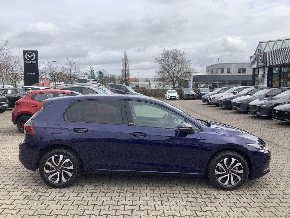 Volkswagen Golf VIII 1.5 eTSI Active - Allwetterbereifung A
