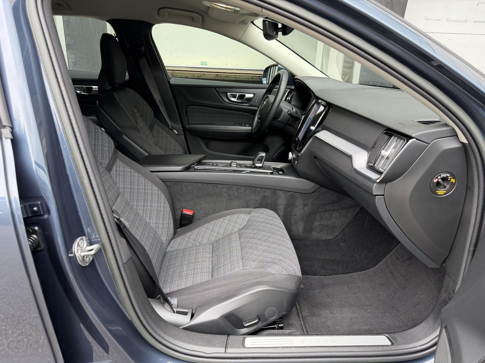 Volvo V60 Essential LED Virtual-Cockpit Rü-Kamera 