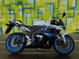 Honda CBR 600 RR - HONDA 2009 CBR 600 RR
