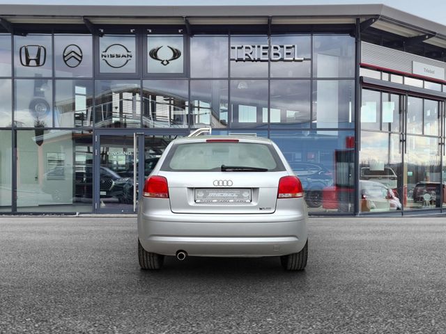 Audi A3 Attraction 1.6 °Nur an Händler!°