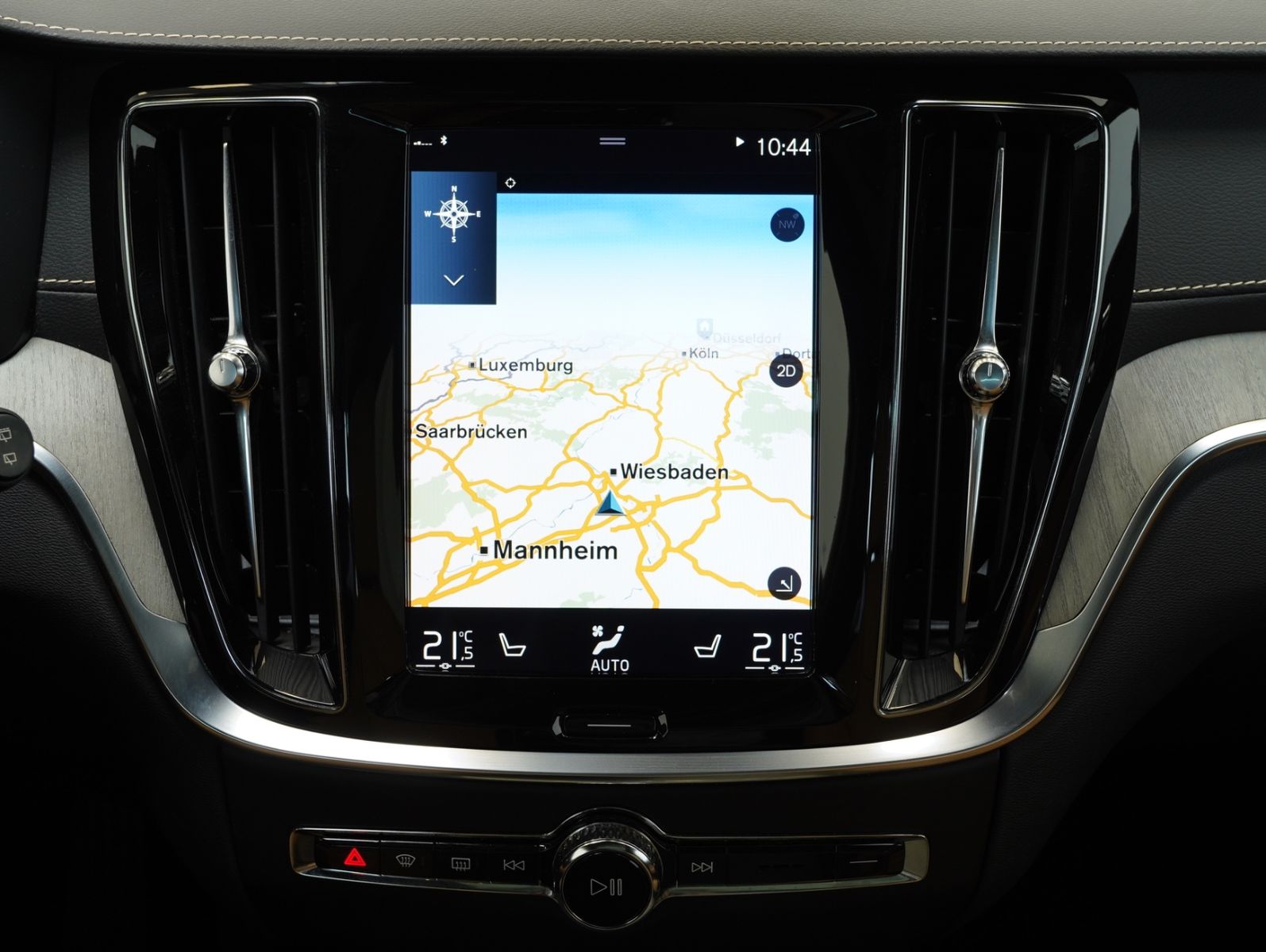 Fahrzeugabbildung Volvo V60 Kombi Inscription XENIUM/ACC/BLIS/PANO/360°