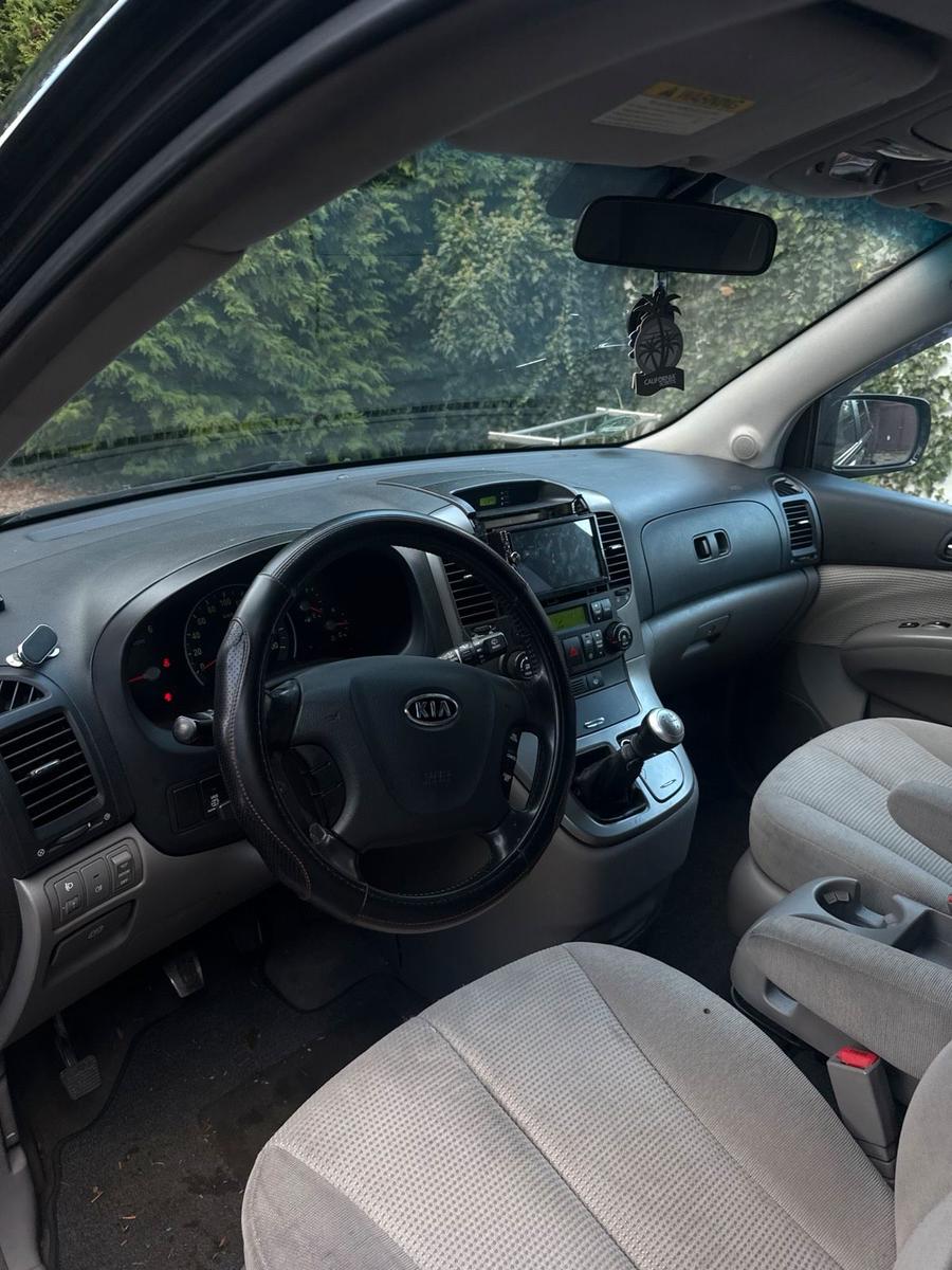 Kia Carnival 2009 — photo 11