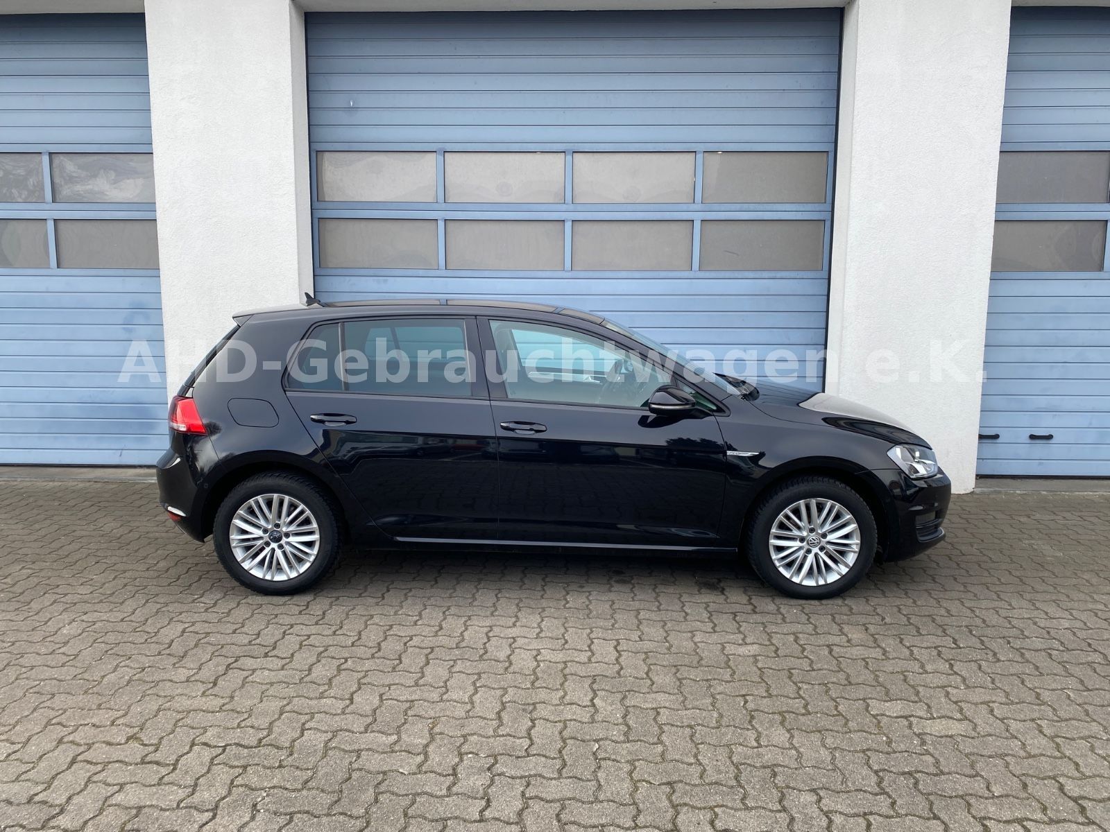 Fahrzeugabbildung Volkswagen Golf VII 1.2 TSI Limousine " Sondermodell Cup "