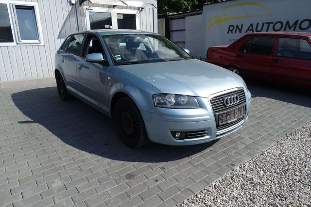 Audi A3 1.6 FSI Ambiente  **SITZHEIZUNG / PDC / KLIMA