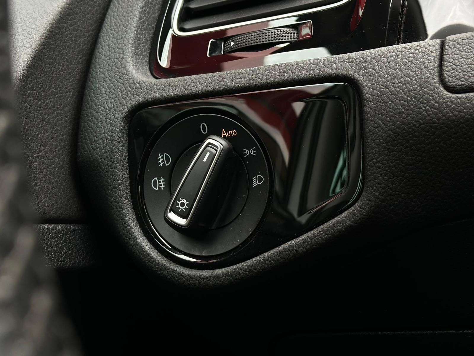 VW Golf Variant 1.5TSI HIGHLINE* LED#SHZ#LH#PDC#NAV - Image 18