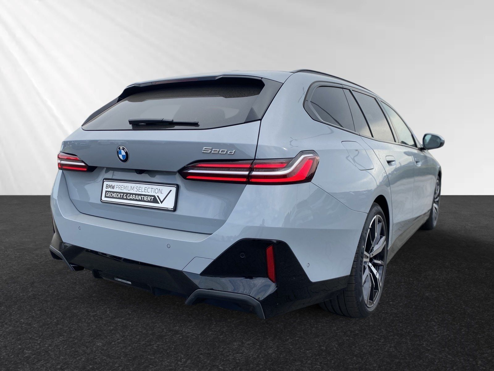 BMW 520d Touring M Sport AHK Autobahnass. HUD foto 3