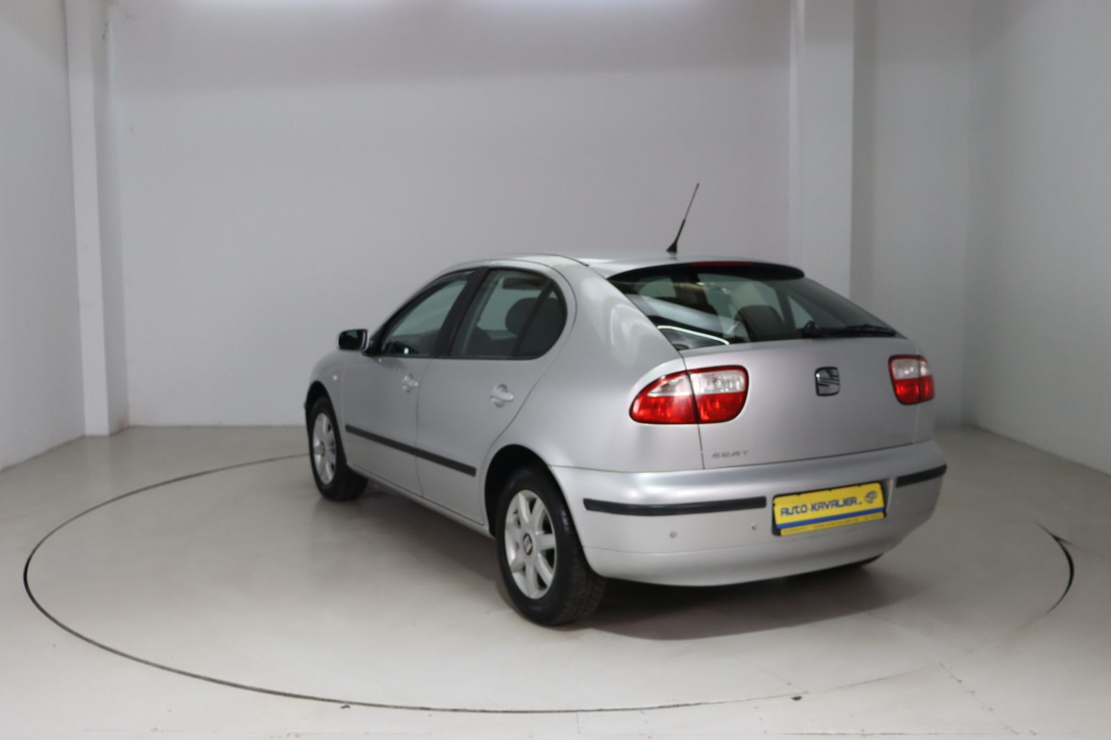Fahrzeugabbildung SEAT Leon 1.6 16V komplett Seat Service * 1. Hand Ste