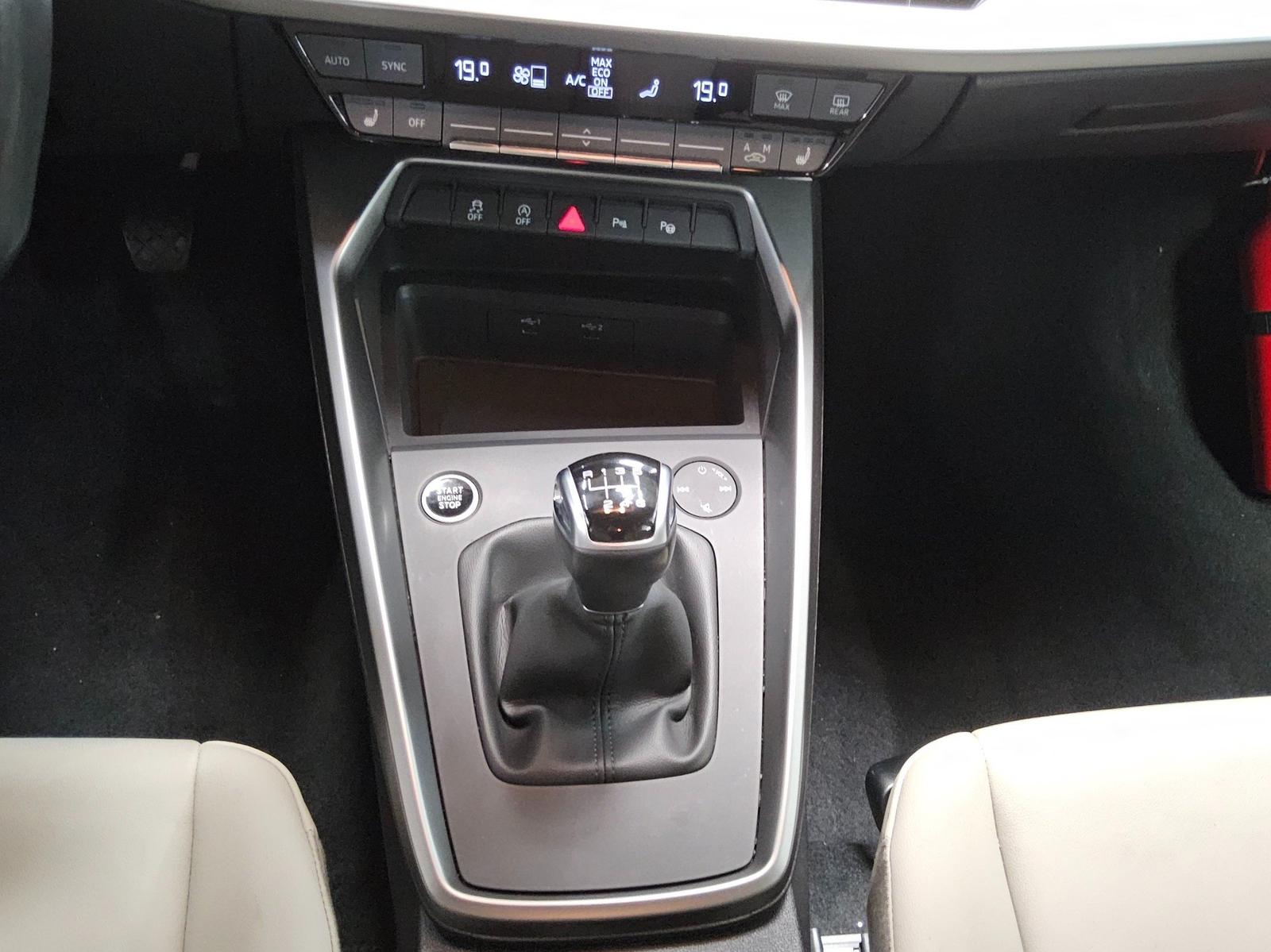 Audi A3 Sportback 30 TFSI Leder Navi LED vc, миниатюра 6