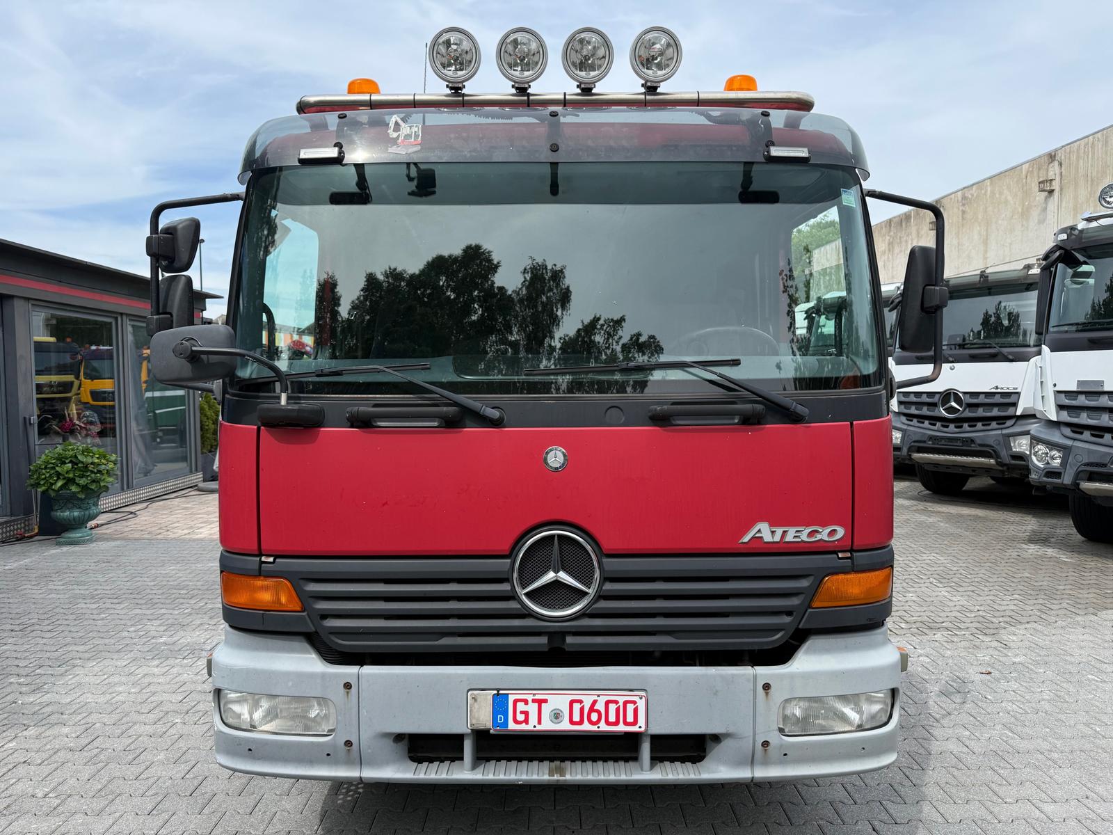 Mercedes-Benz Atego 1523 L Maschinentransporter