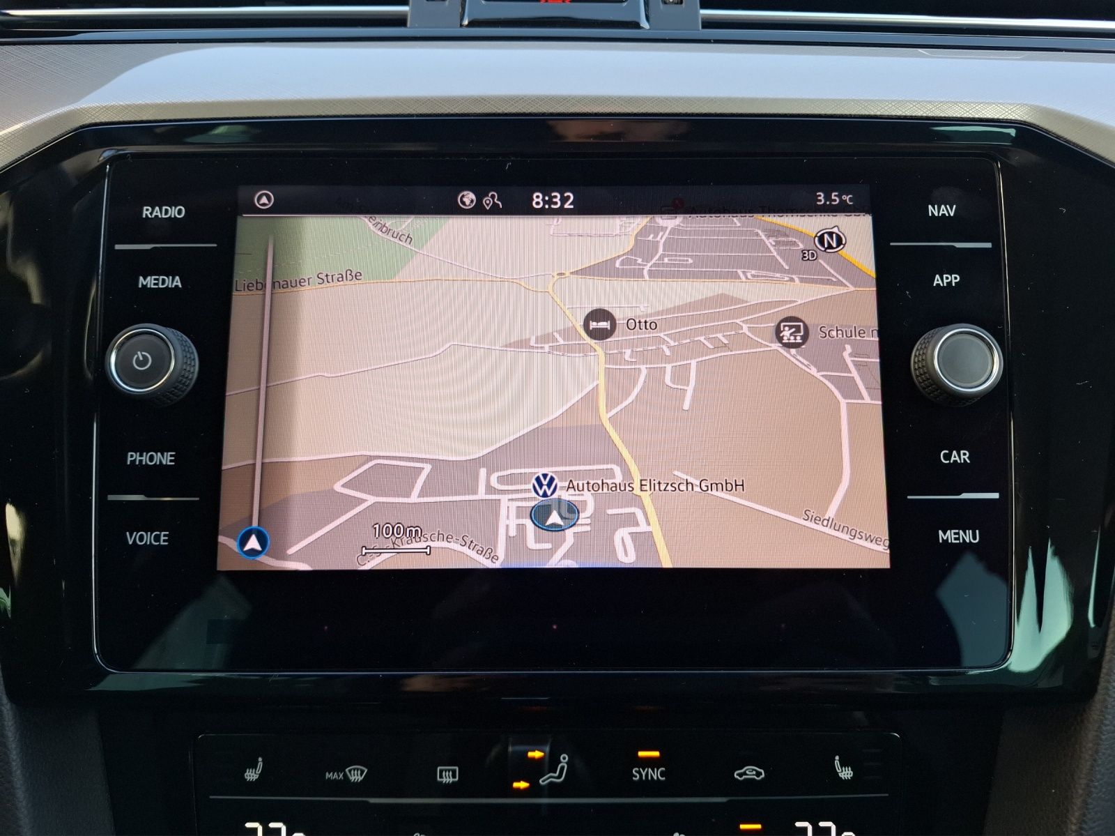 Fahrzeugabbildung Volkswagen Passat Variant TDI Business DSG R-Line Matrix AH