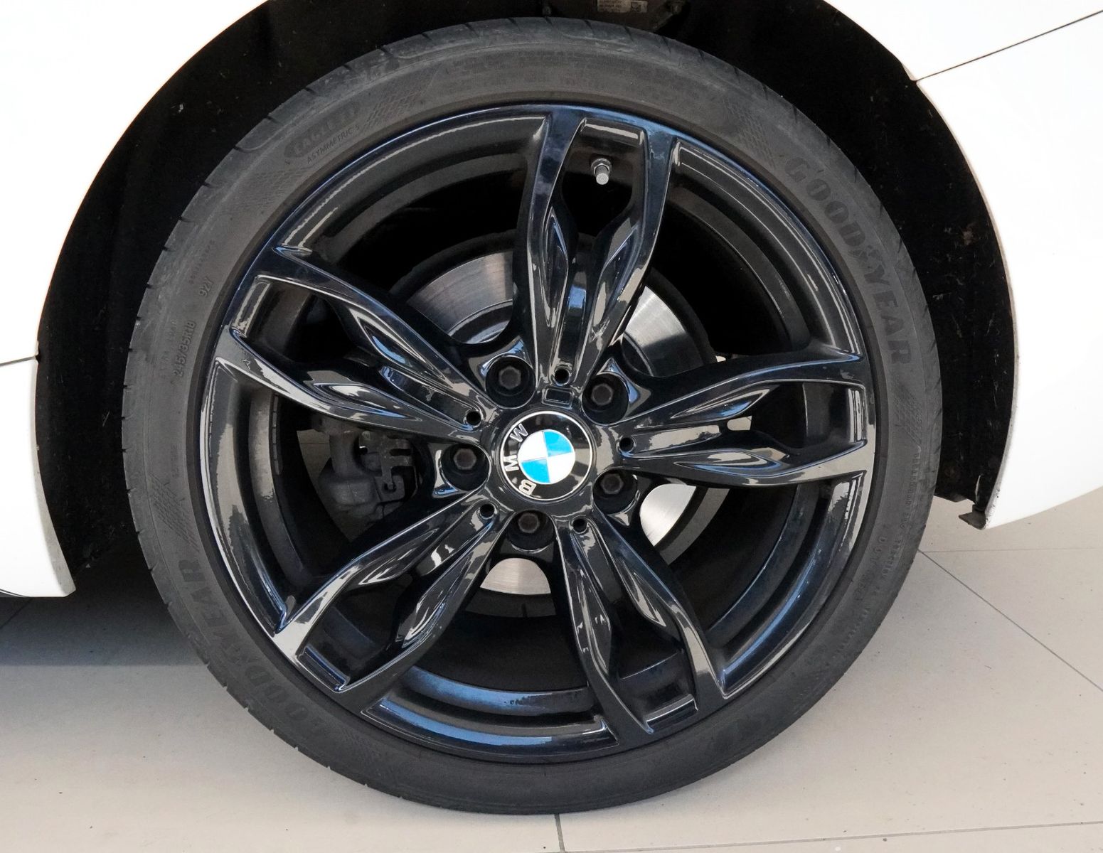 Fahrzeugabbildung BMW 120d M-Paket *Harman/Kardon*Shz*Bi-Xenon*