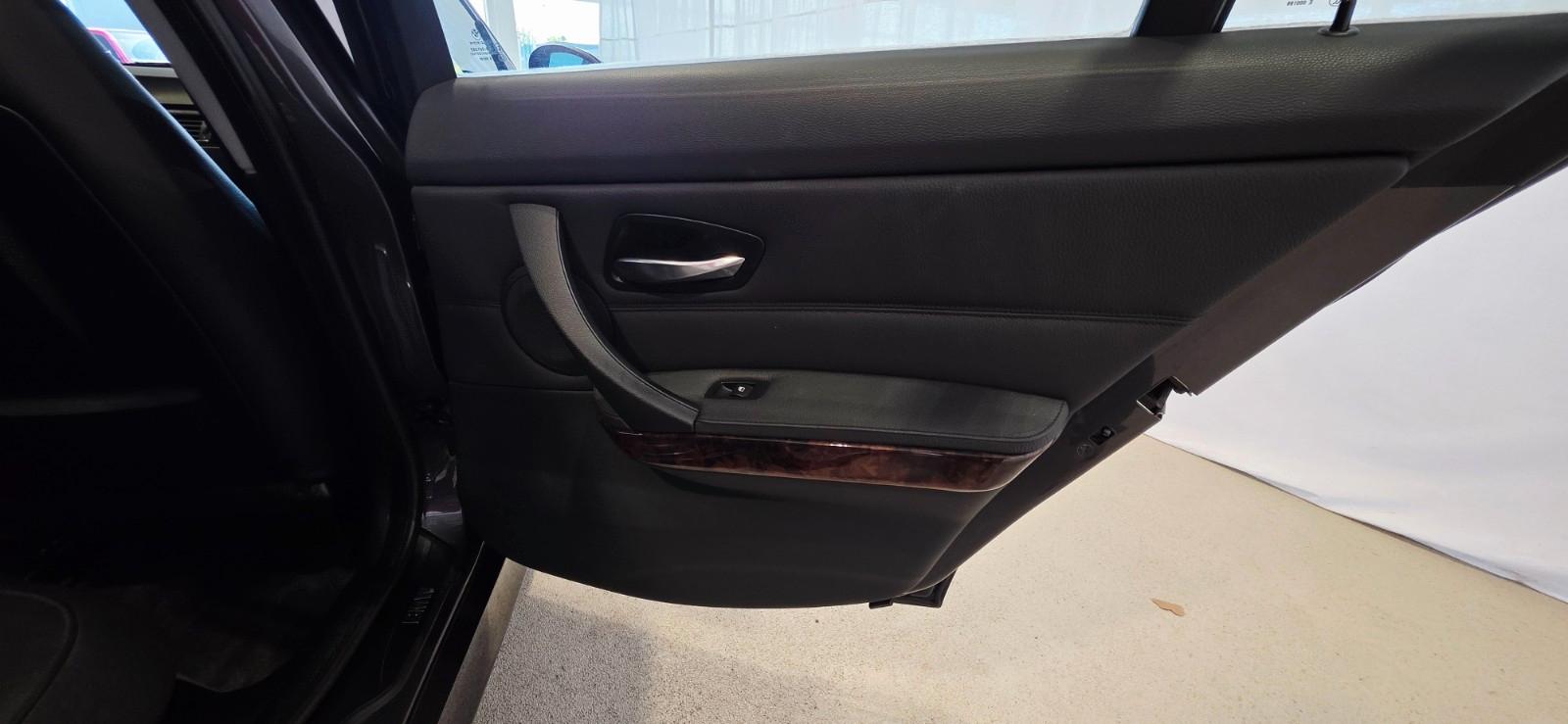 BMW 320 2006 — photo 18