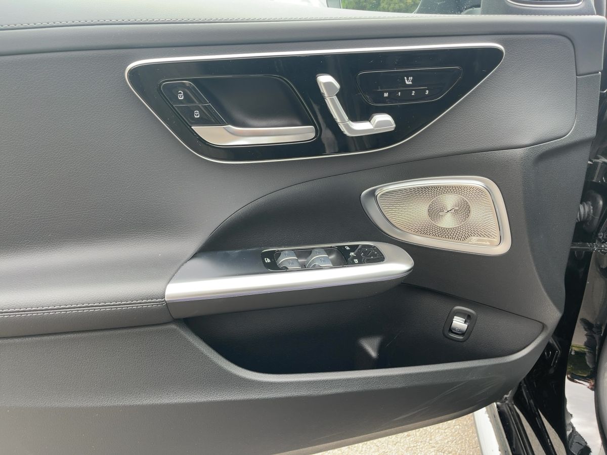 Fahrzeugabbildung Mercedes-Benz C 300 d T-Modell AMG/Night/360°/Digital-Light/AH