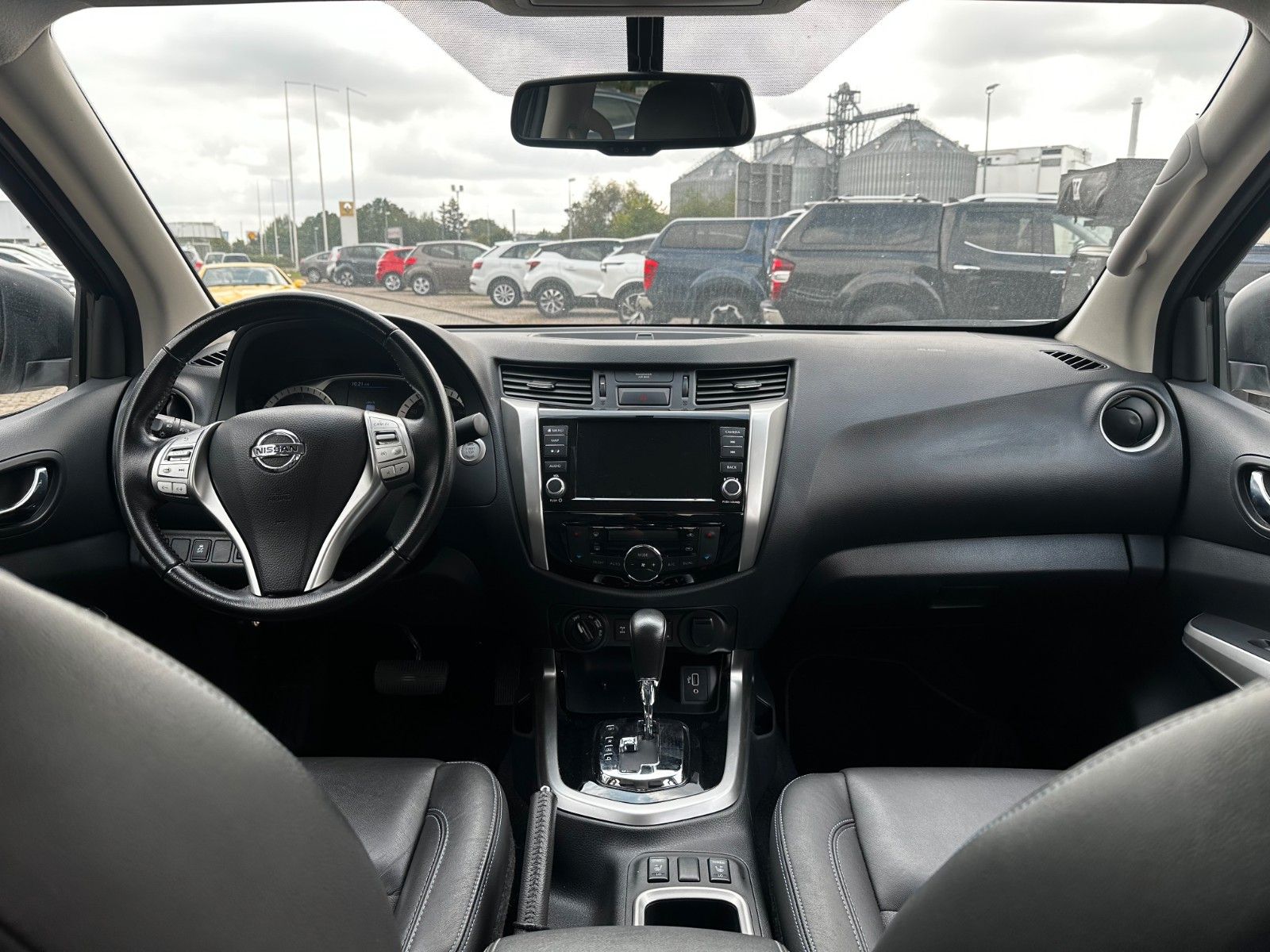 Fahrzeugabbildung Nissan Navara NP300 N-Guard Double Cab 4x4