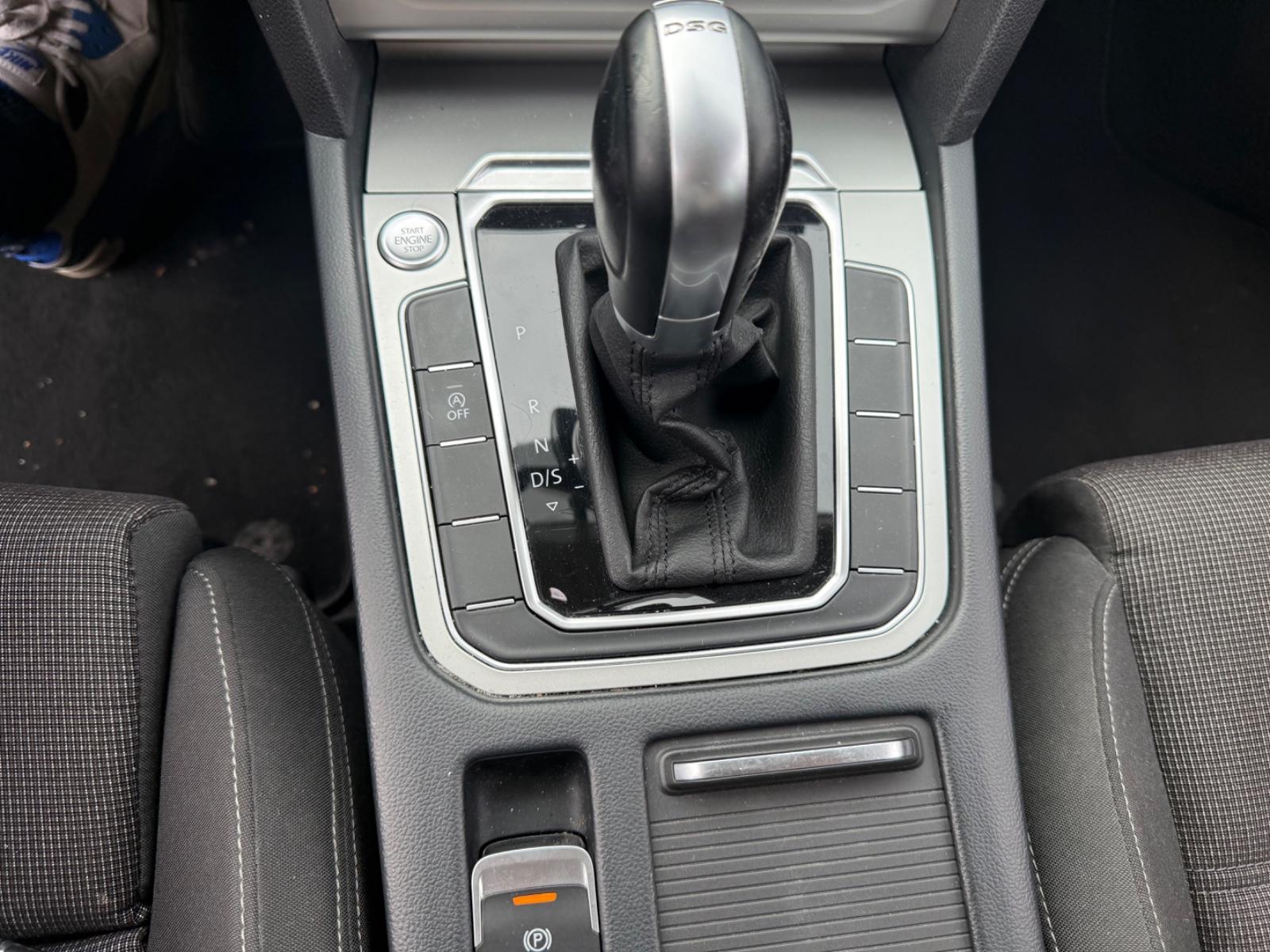 Volkswagen Passat 2015 — photo 15