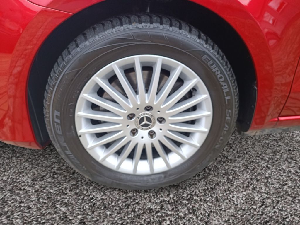 Fahrzeugabbildung Mercedes-Benz V 220 d kompakt 9G-TRONIC Edition