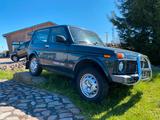 Lada Niva Taiga 4x4 1. HAND AHK SPERRE UNTERSETZUNG - Lada Niva Gebrauchtwagen