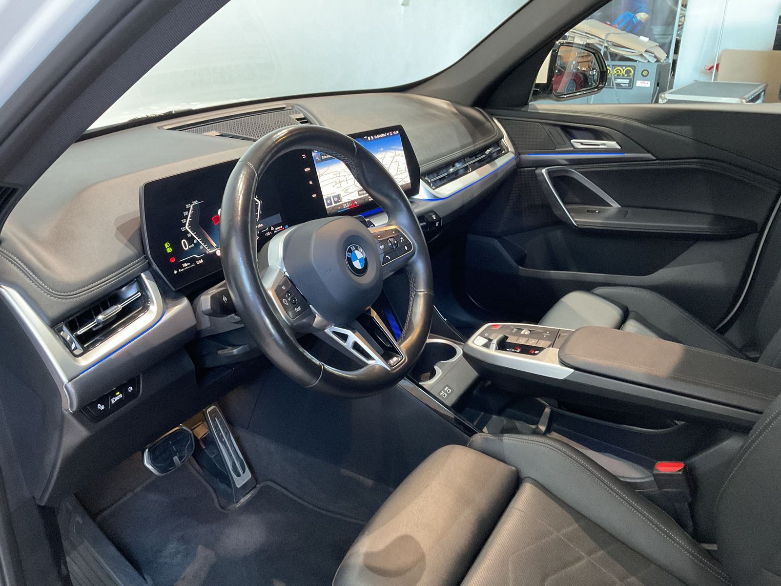 Fahrzeugabbildung BMW X1 sDrive18d SAV M Sportpaket DAB LED AHK Shz