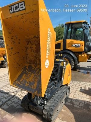 JCB HTD5 mit Tritt