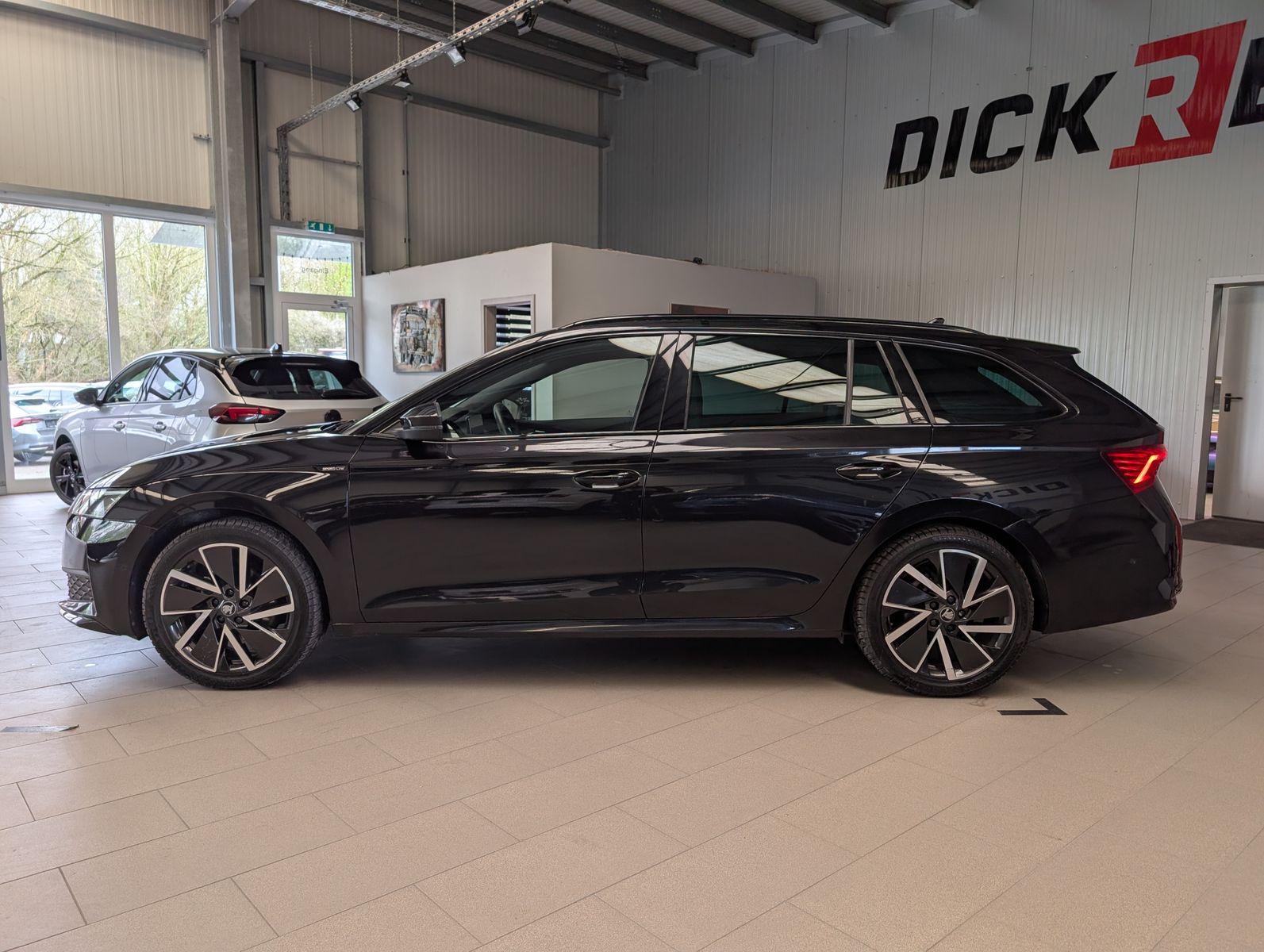 Immagine dell'auto: SKODA Octavia 2.0 TDI DSG Sportline Matrix Cam, anno di produzione 2015