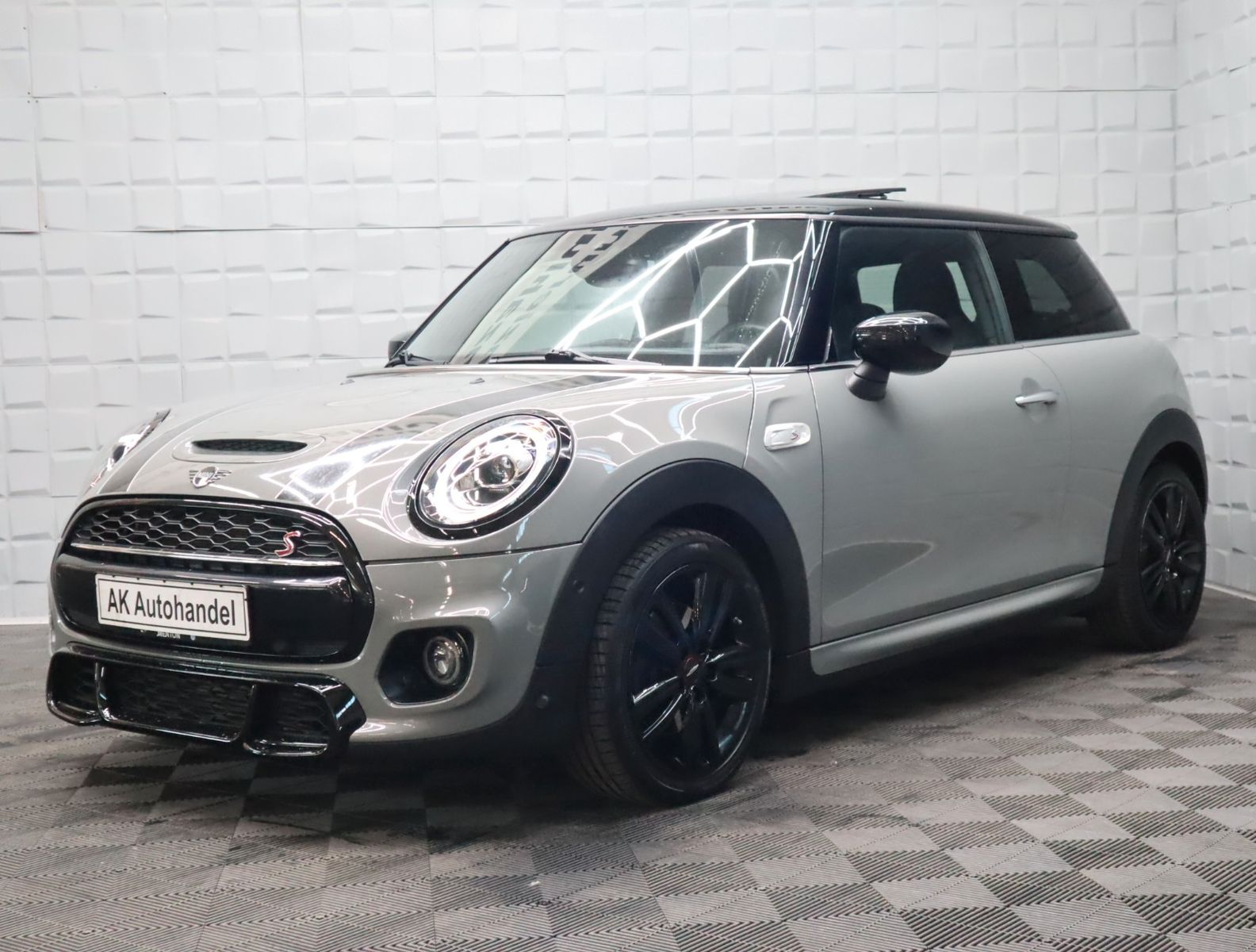 MINI Cooper S Aut. JCW-Paket LED Camera Navi