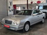 Mercedes-Benz E 240 ELEGANCE/ Seit 1999 im letzten Besitz ! - gebrauchte Mercedes-Benz E-Klasse aus dem Jahr 1998