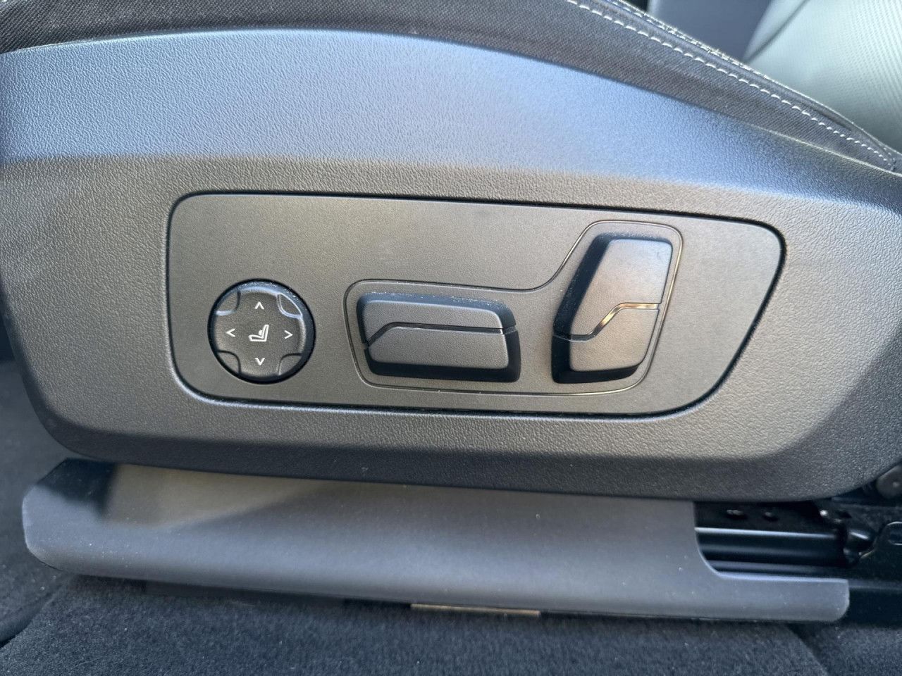 BMW iX2 - Bild 16