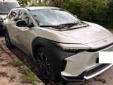 Toyota bZ4X 71,4kWh 160kW Comfort+Technik+Glas AWD ... - graue Toyota bZ4X