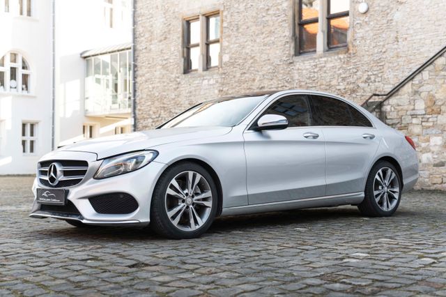 Mercedes-Benz C 300 Autom AVANTGARDE-PAKET LED NAV KAM PANO