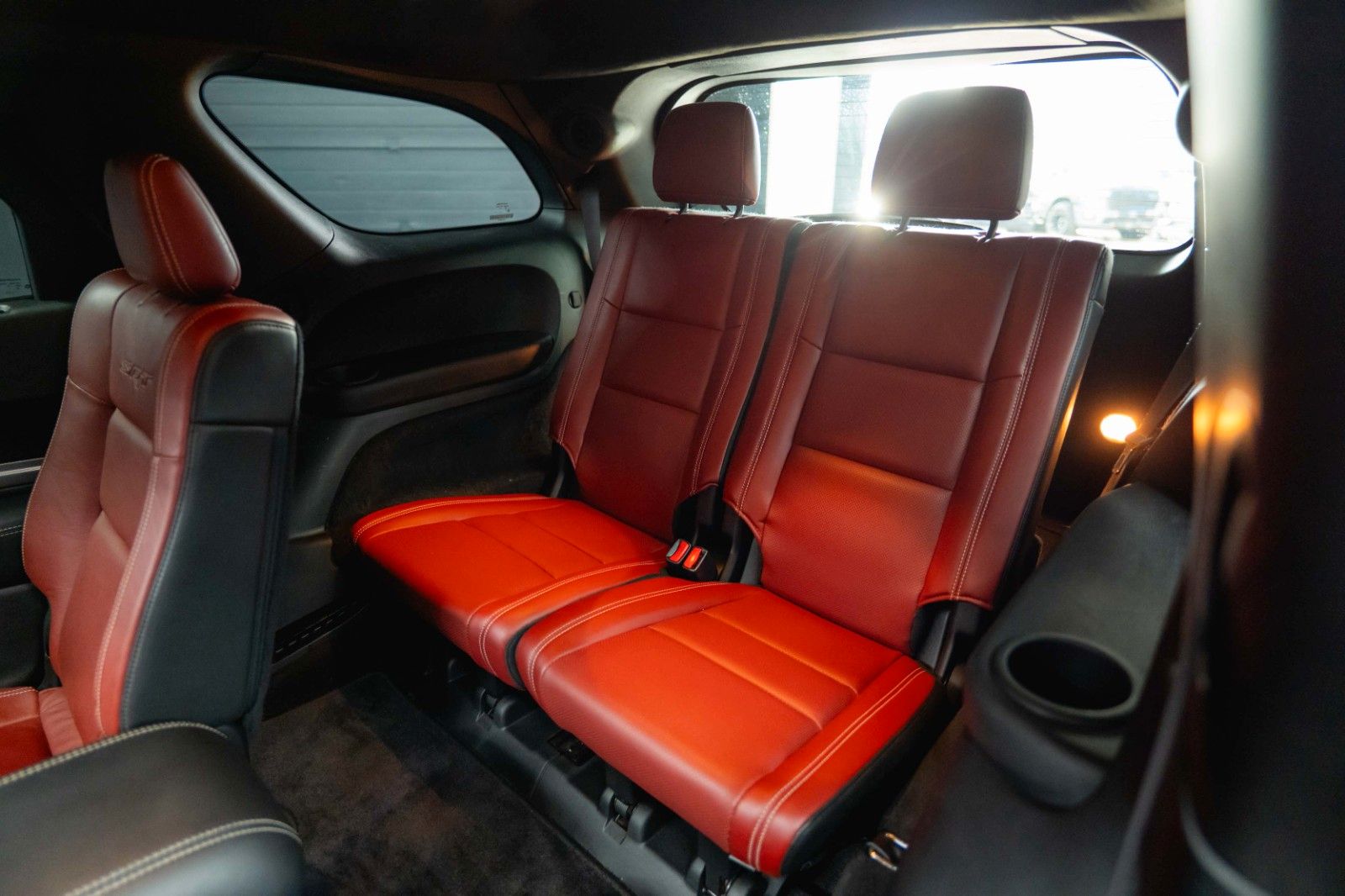 Fahrzeugabbildung Dodge Durango 6.4 V8 SRT Performance 4x4 Night-Paket