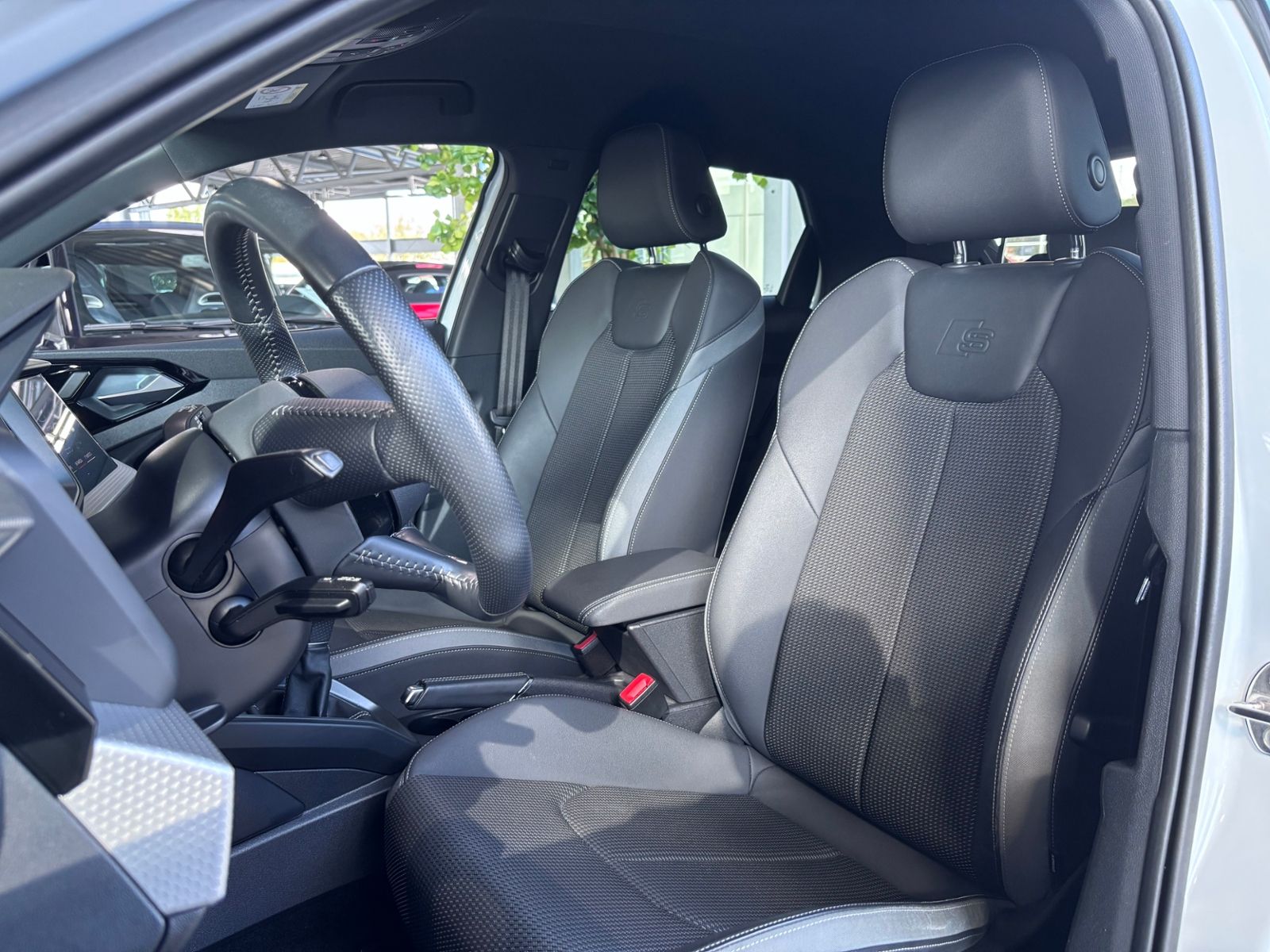 Fahrzeugabbildung Audi A1 citycarver 35 TFSI S-Line CARPLAY AHK LED