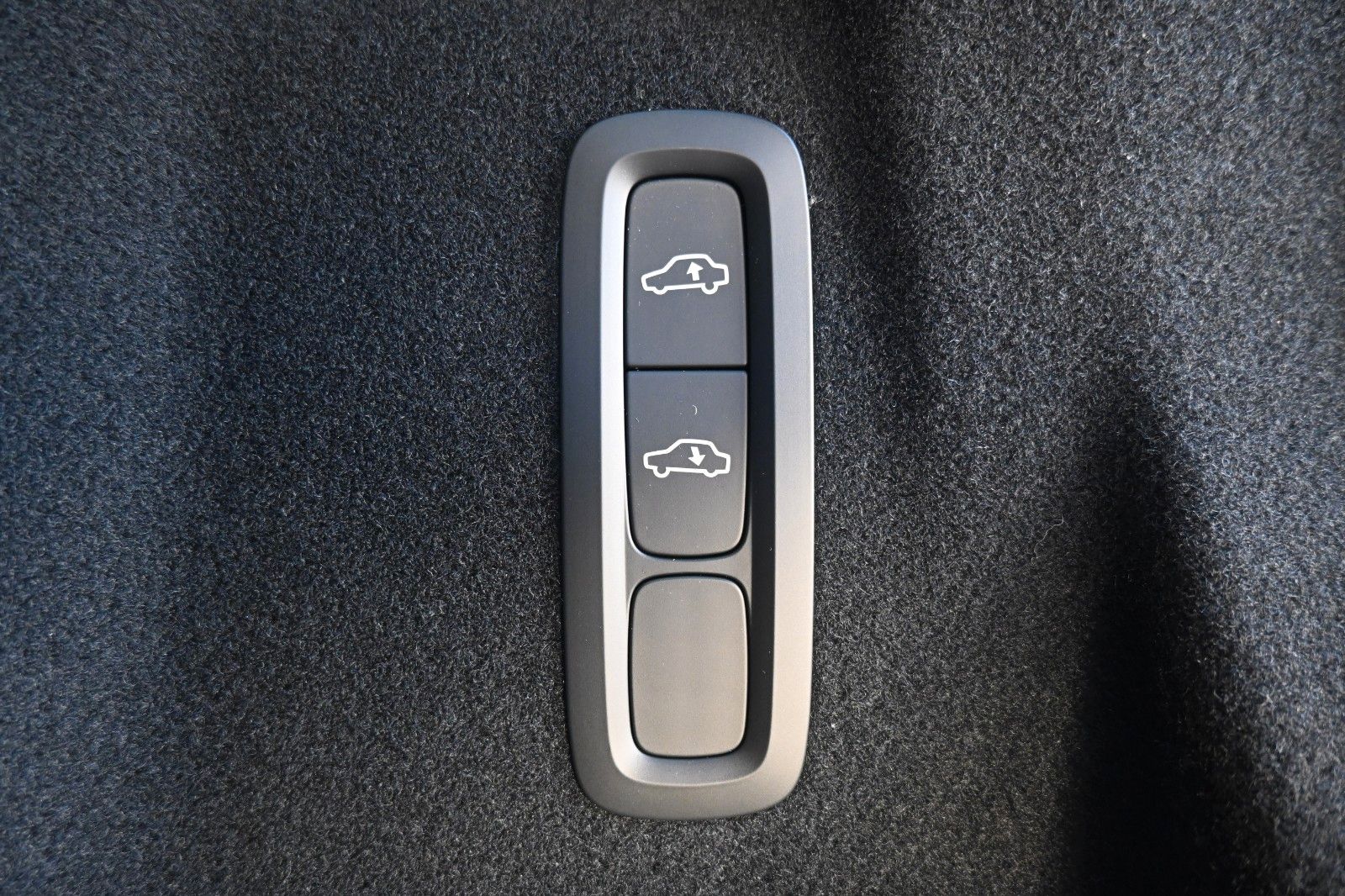 Fahrzeugabbildung Volvo XC60 B5 Benzin AWD Ultra Dark*PANO*360°*LUFT*ACC