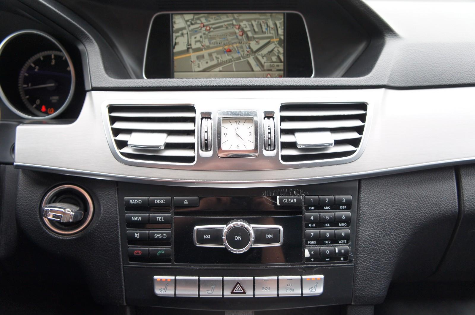 Mercedes-Benz E200 2014 — photo 14