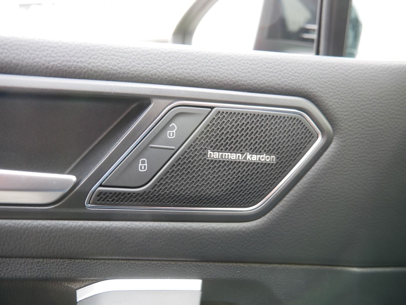 Fahrzeugabbildung Volkswagen Tiguan Allspace 2.0 4x4 R-Line NEU75T 7-Sitze AH