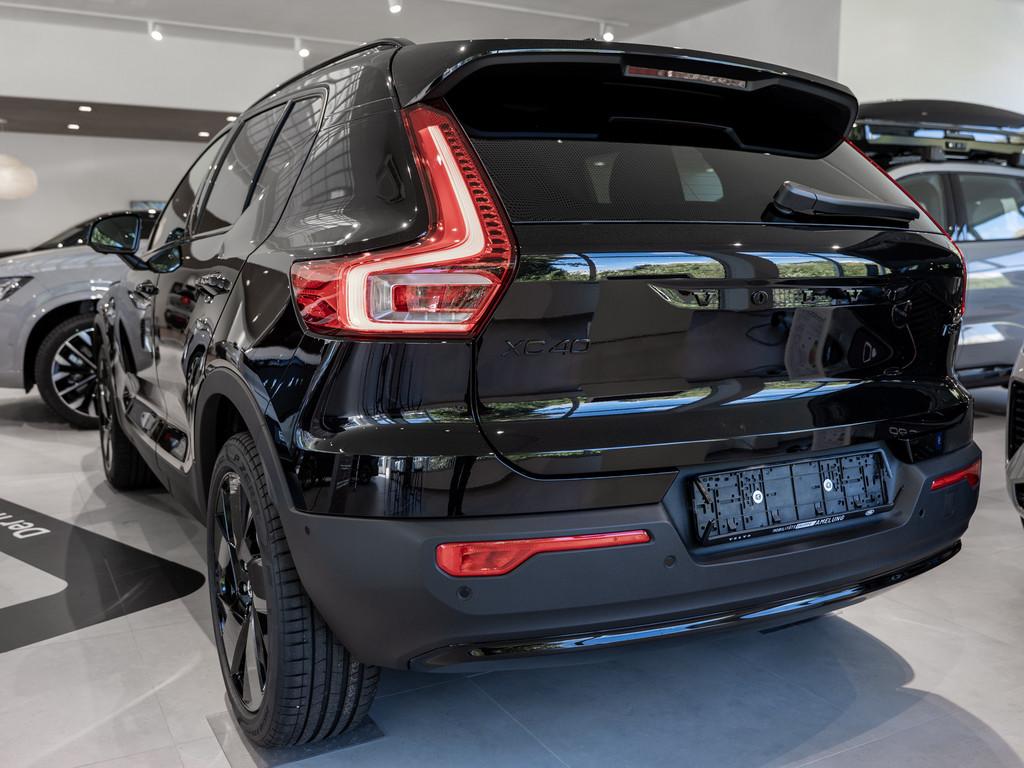 Volvo XC40 B3 Plus Black Edition 2WD ACC LED PANO 360°