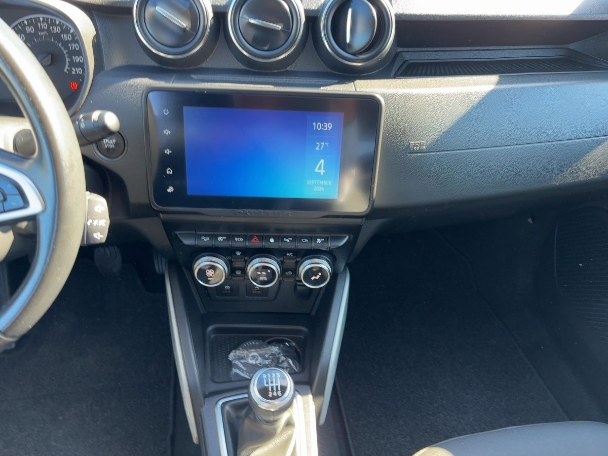 Fahrzeugabbildung Dacia Duster Prestige TCe 150 4WD - mit KI generiert/bearbeitet