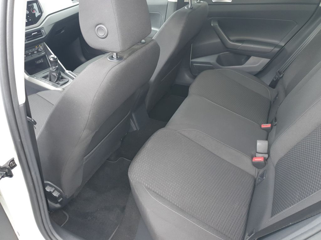 Fahrzeugabbildung Volkswagen Polo 1.0 Comfortline Sitzheizung, Climatr., PDC.